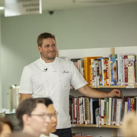 Curtis Stone visits ICE.