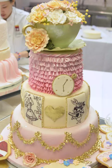 An Alice in Wonderland themed cake from the ICE Professional Cake Decorating Program
