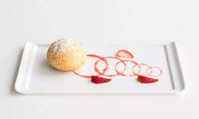 A crunchy choux pastry with strawberries
